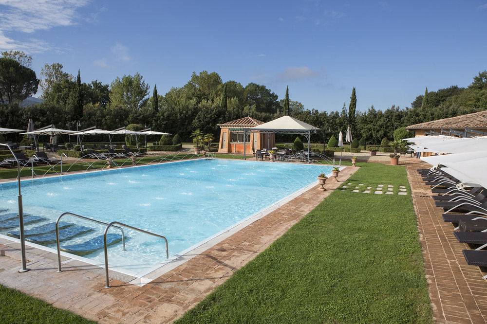 Il Piccolo Castello Hotel Monteriggioni Exterior foto