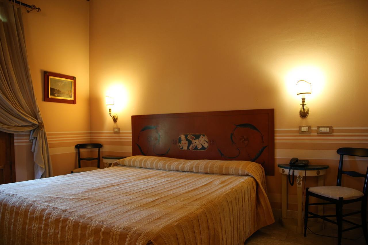 Il Piccolo Castello Hotel Monteriggioni Exterior foto