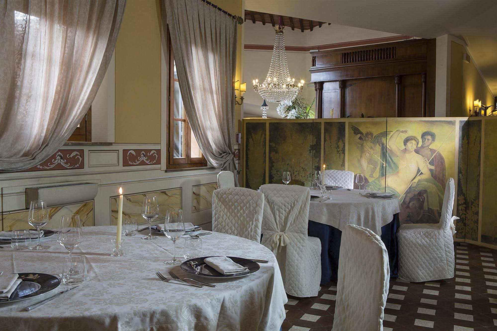 Il Piccolo Castello Hotel Monteriggioni Exterior foto